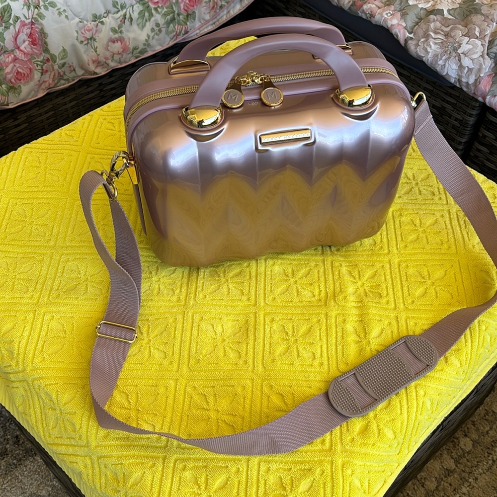 Marcy McKenna Mauve Zip Travel Makeup Case 11” x 8” x 5”, Very Clean